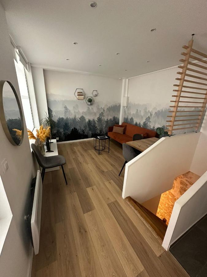 Modern And Warm Fully Renovated Split Level Apart Steps Away From The Grands Boulevard Apartment Paris Bagian luar foto