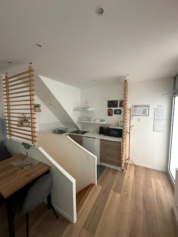 Modern And Warm Fully Renovated Split Level Apart Steps Away From The Grands Boulevard Apartment Paris Bagian luar foto