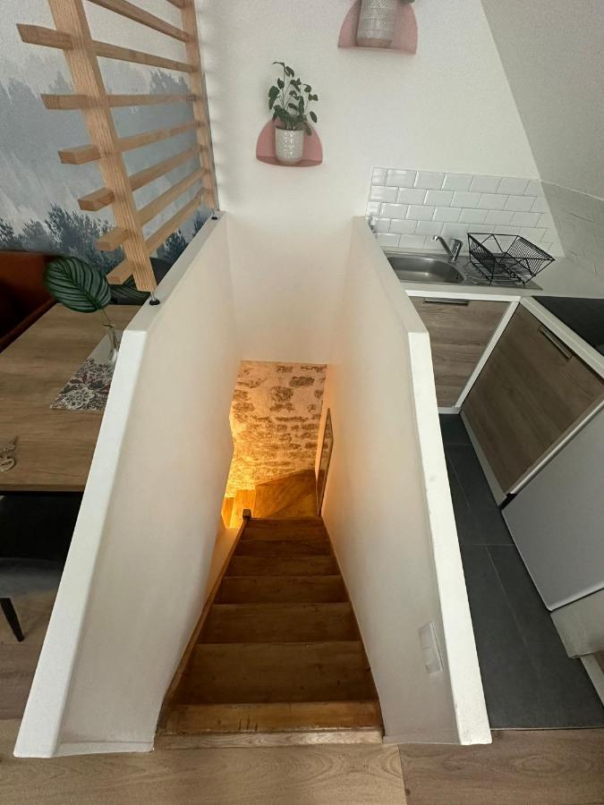 Modern And Warm Fully Renovated Split Level Apart Steps Away From The Grands Boulevard Apartment Paris Bagian luar foto